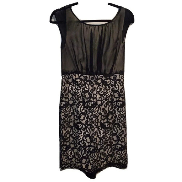 Max Studio Dress Medium Black Ivory Lace Bottom Capsleeve Ruffle Back - Picture 1 of 5